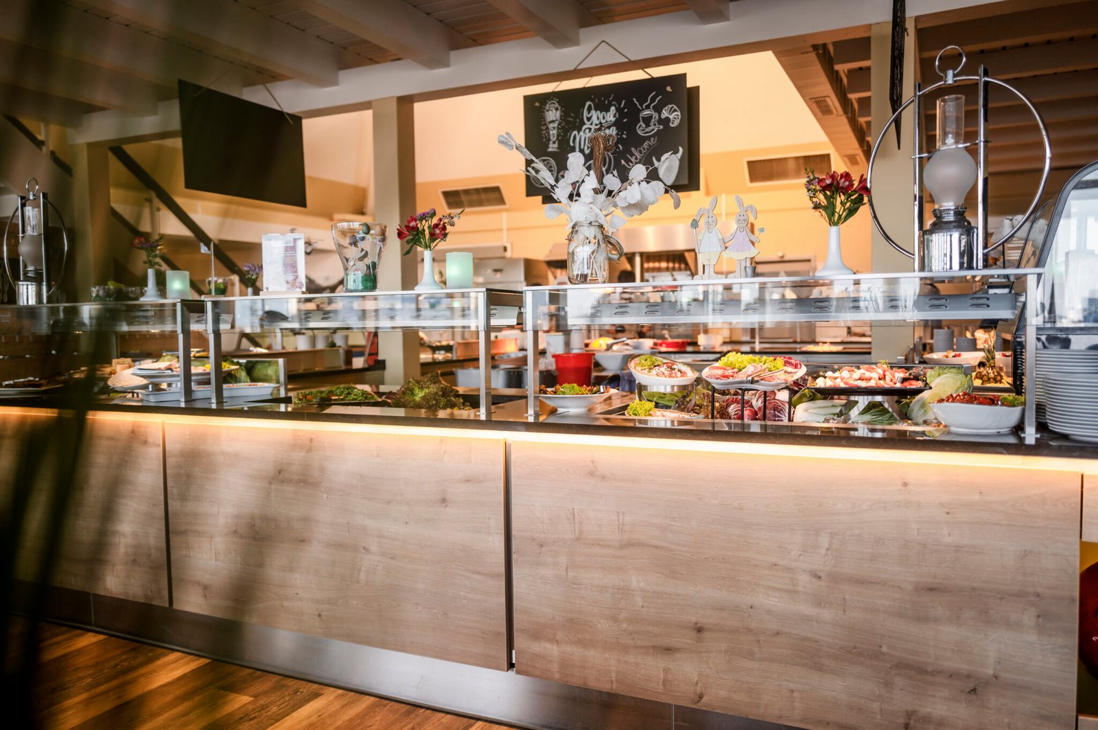 Frühstücksbuffet im Ostsee Resort Damp, einem beliebten Urlaubsziel.