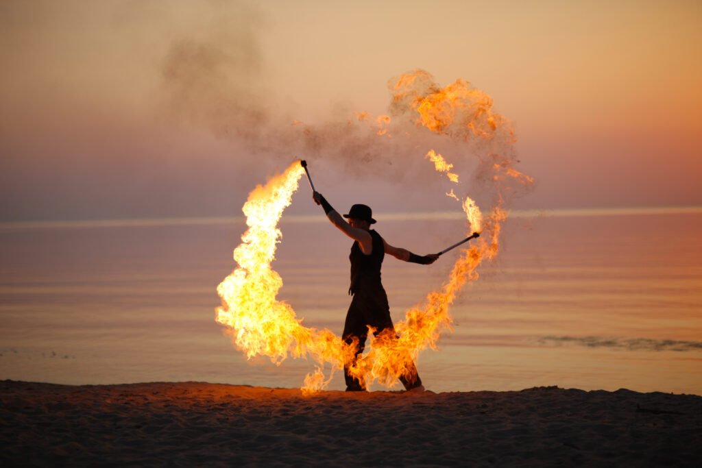Feuerkünstler im Ostsee Resort Damp, Samhain-Veranstaltung.